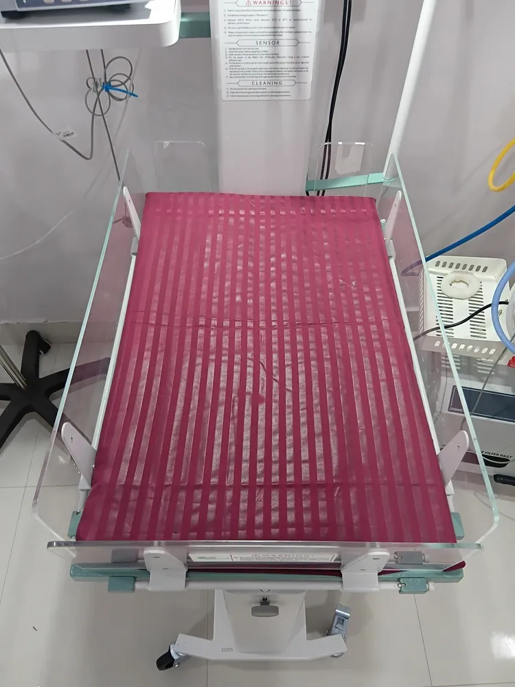 Polyster Cotton NICU Bedsheet